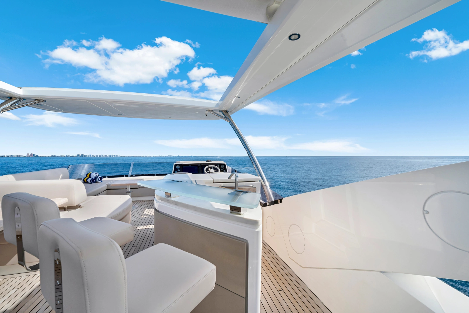 2020 Sunseeker 76 Yacht
