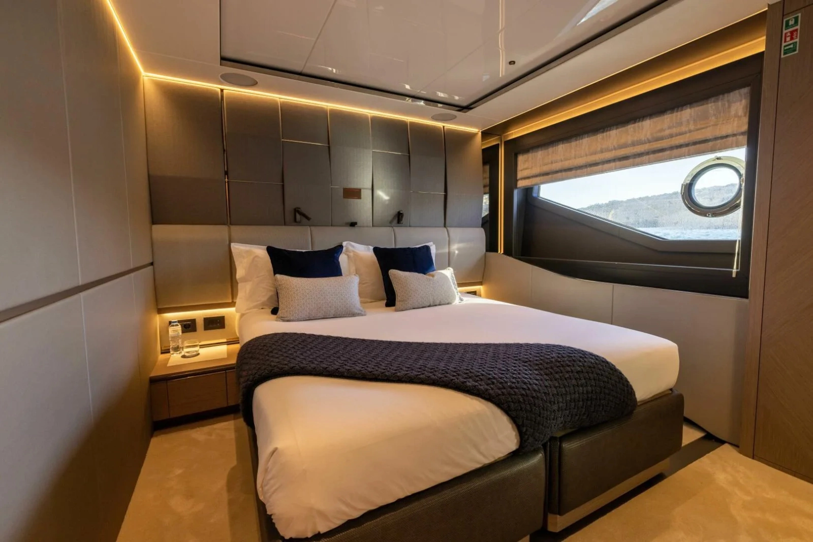 100 YACHT 100ft Sunseeker Yacht For Sale