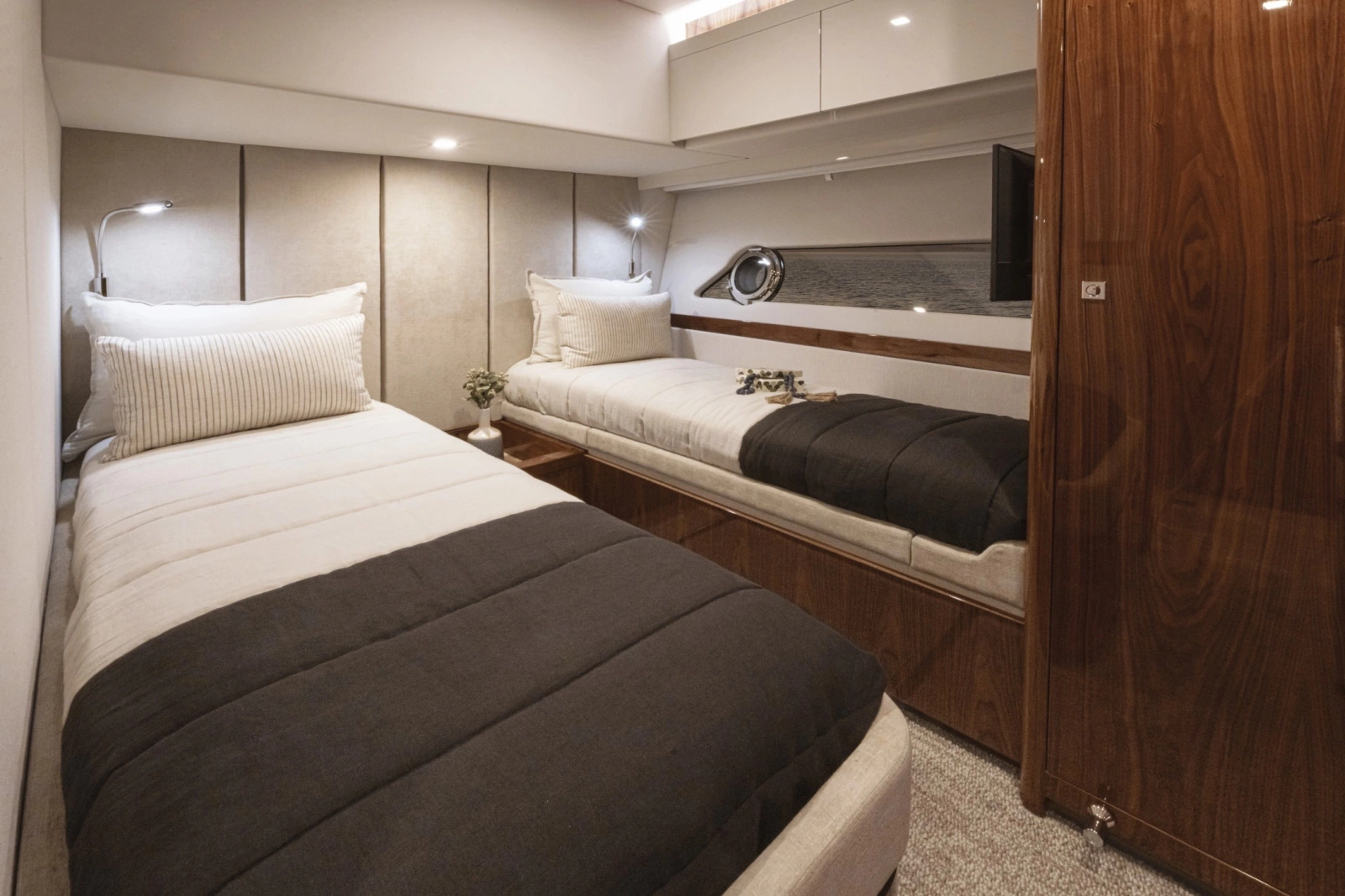 68 Sports Motor Yacht 68ft Riviera Yacht For Sale