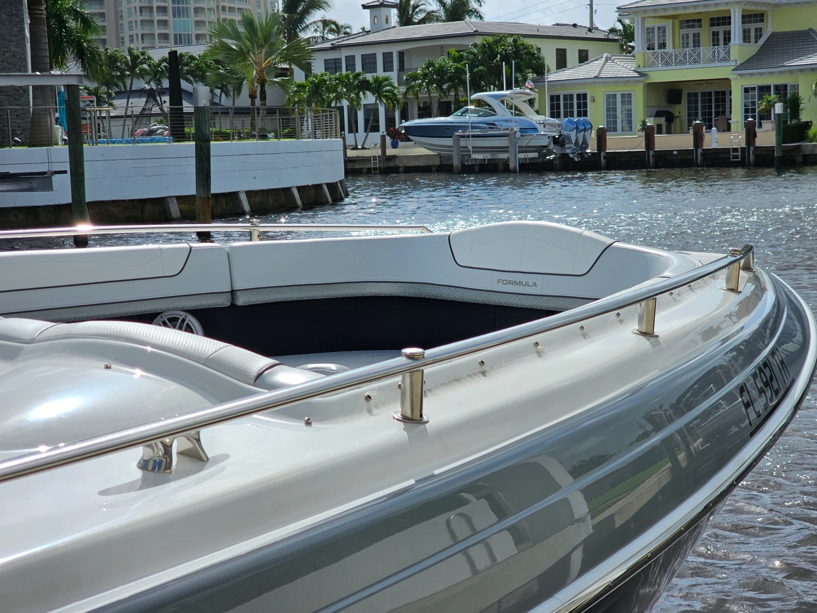 2023 Formula 350 Crossover Bowrider