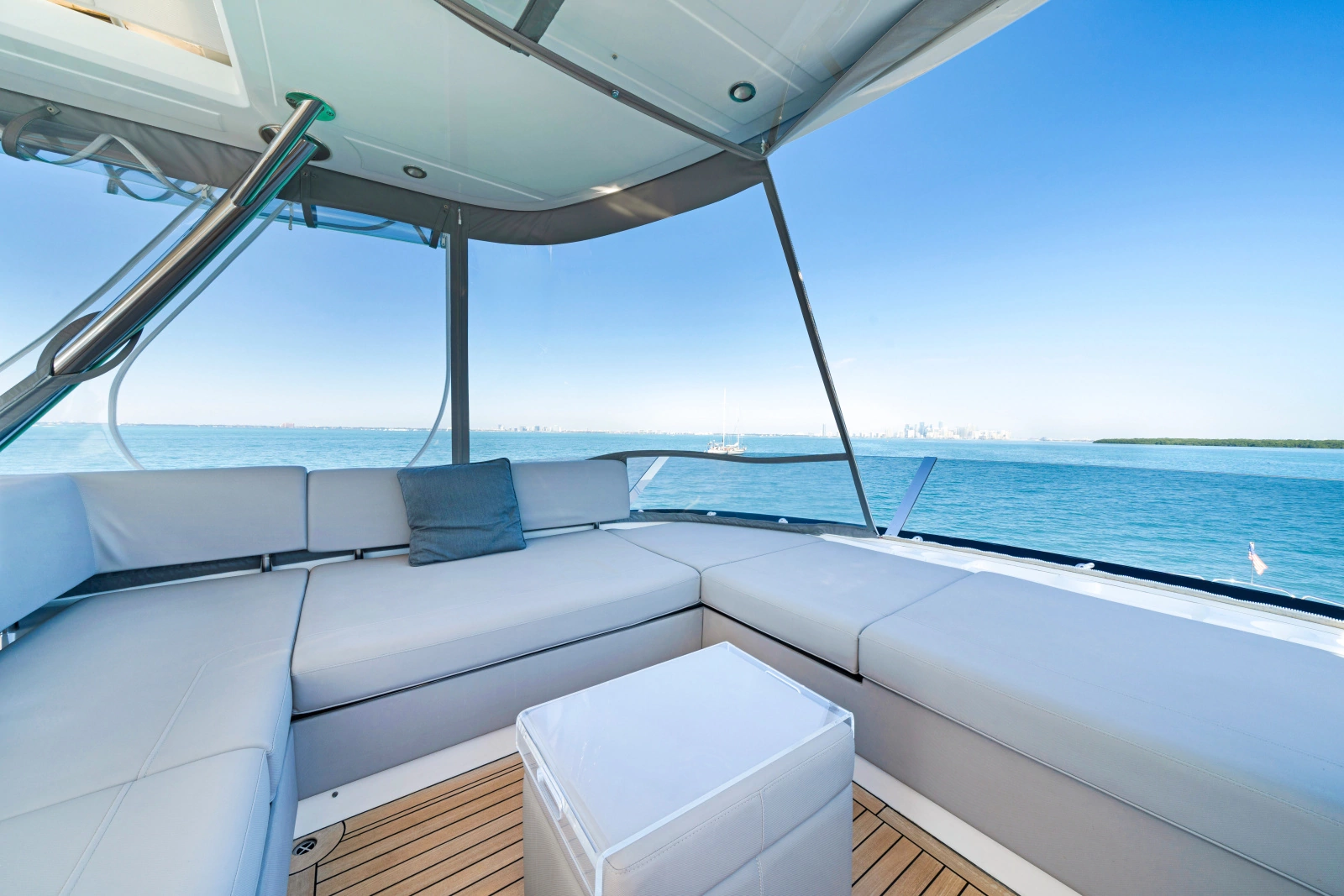 2020 Sunseeker 76 Yacht