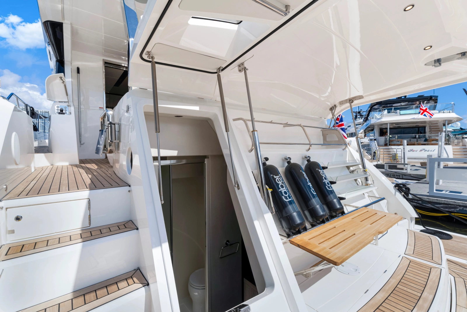 MANHATTAN 68 68ft Sunseeker Yacht For Sale