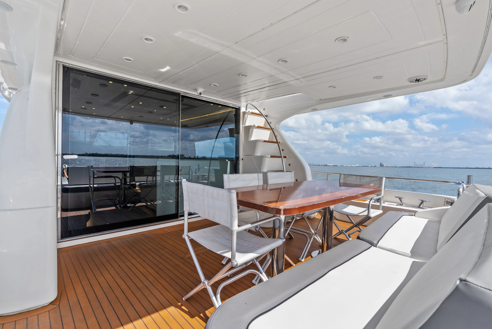 2009 Uniesse 65 Motor Yacht