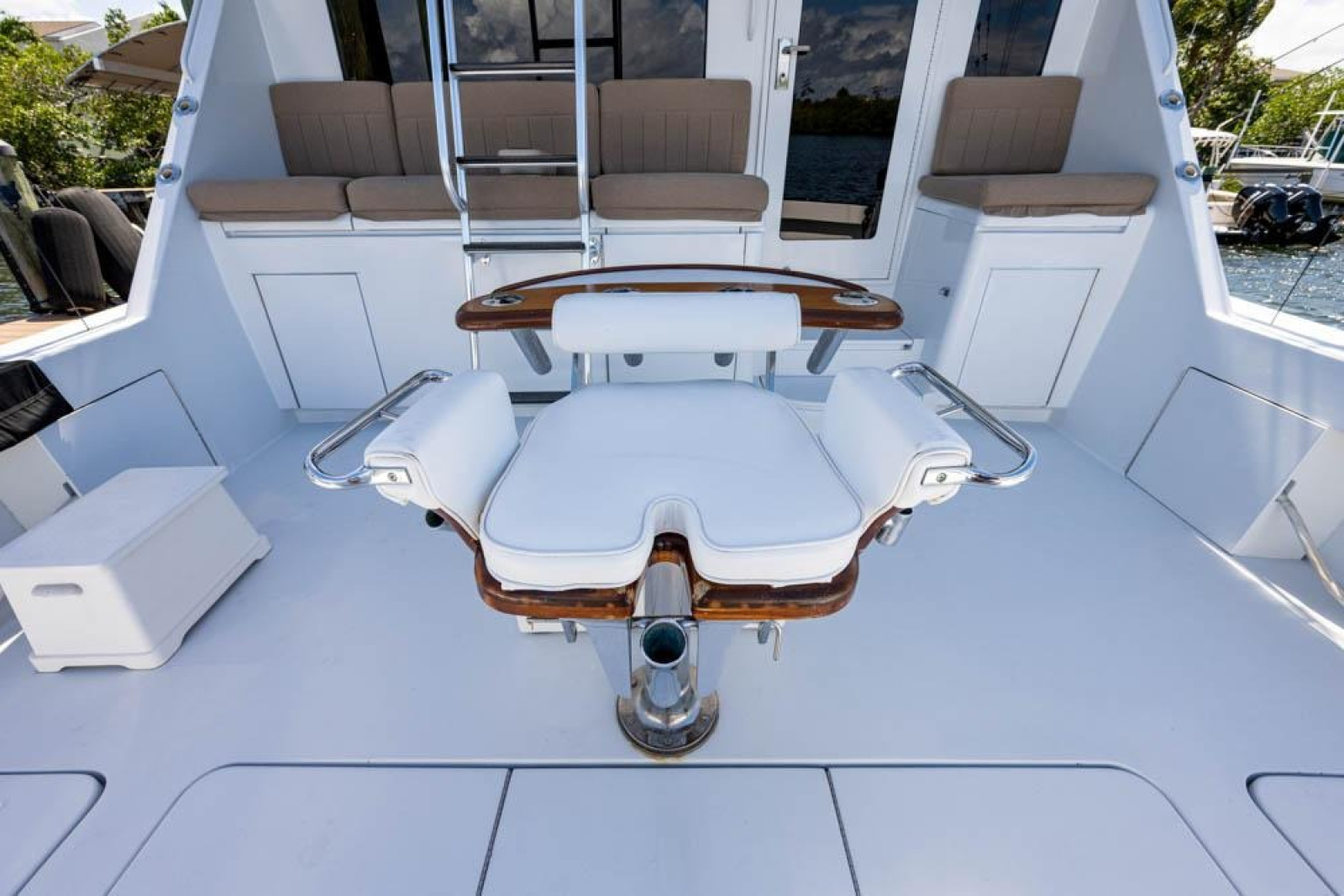 2004 Hatteras Enclosed Bridge
