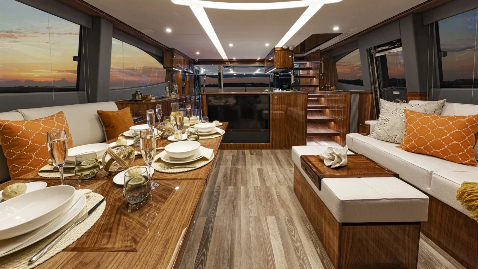 72 SPORTS MOTOR YACHT 72ft Riviera Yacht For Sale