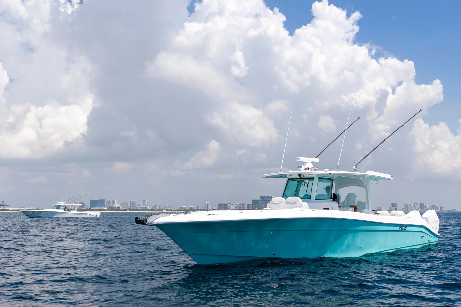 42ft HCB Yacht For Sale