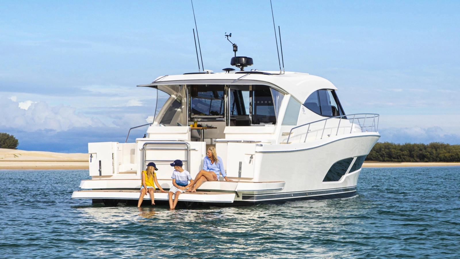 505 SUV 55ft Riviera Yacht For Sale