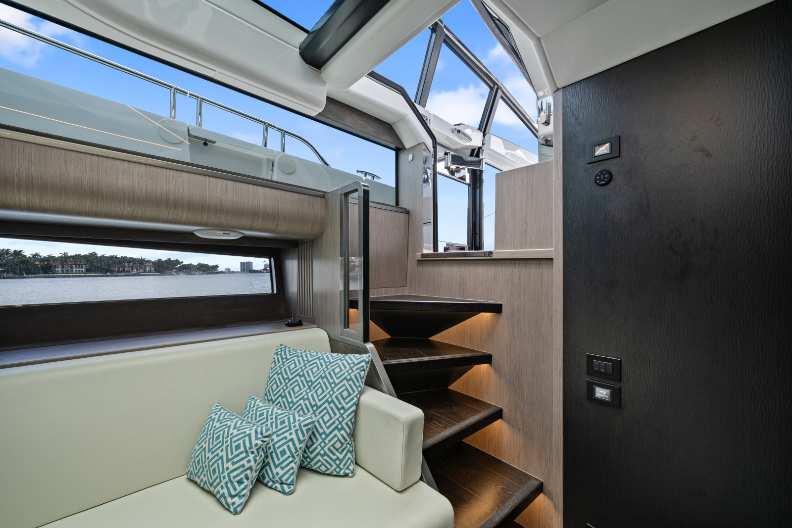 2024 Sunseeker Superhawk 55