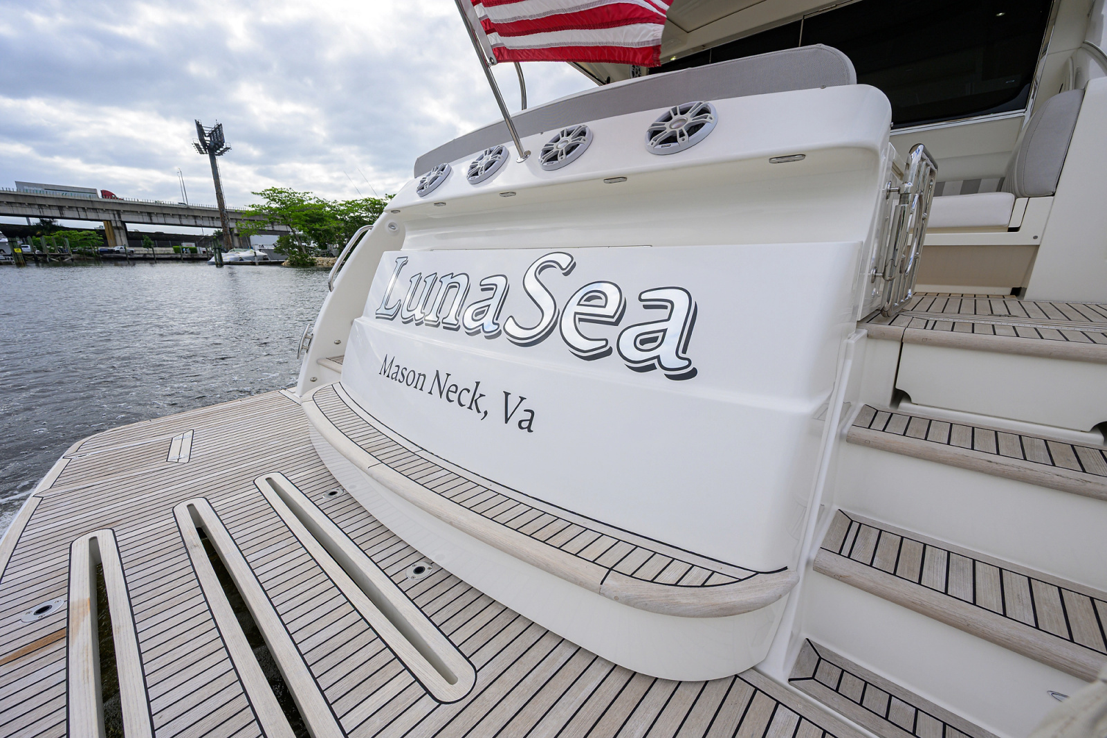 2019 Riviera 5400 Sport Yacht