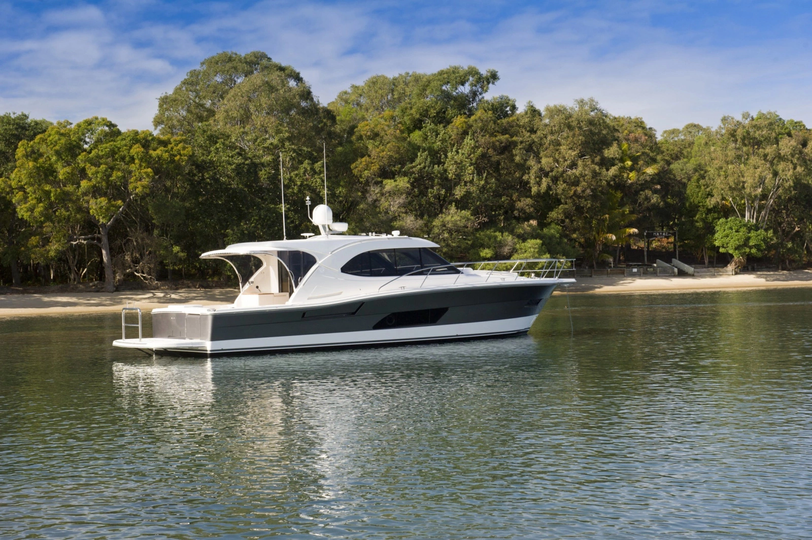 445 SUV 44ft Riviera Yacht For Sale