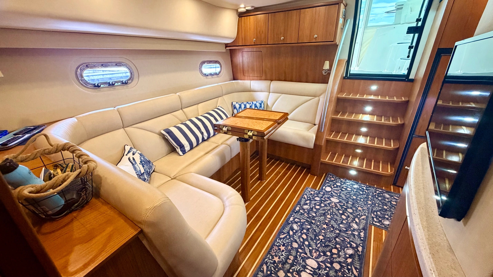 2009 Tiara Yachts 4300 Sovran