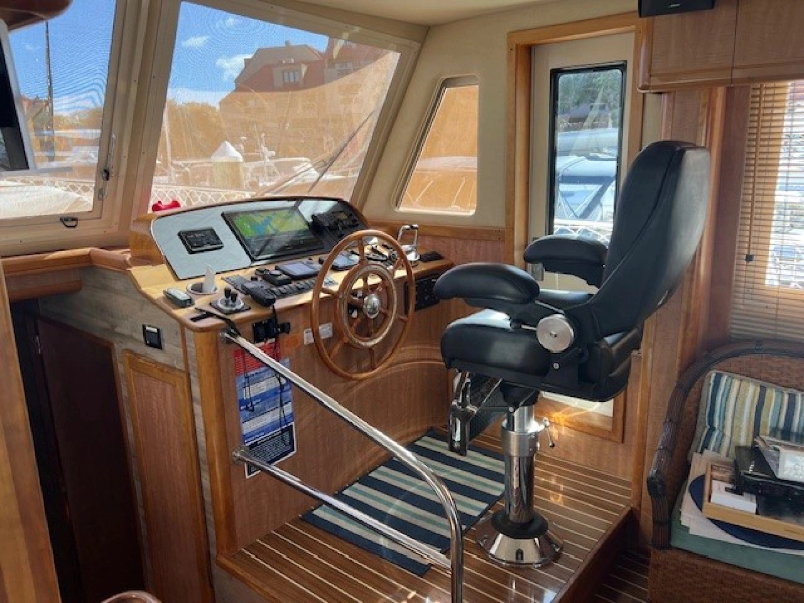 2006 Mainship 43 Trawler