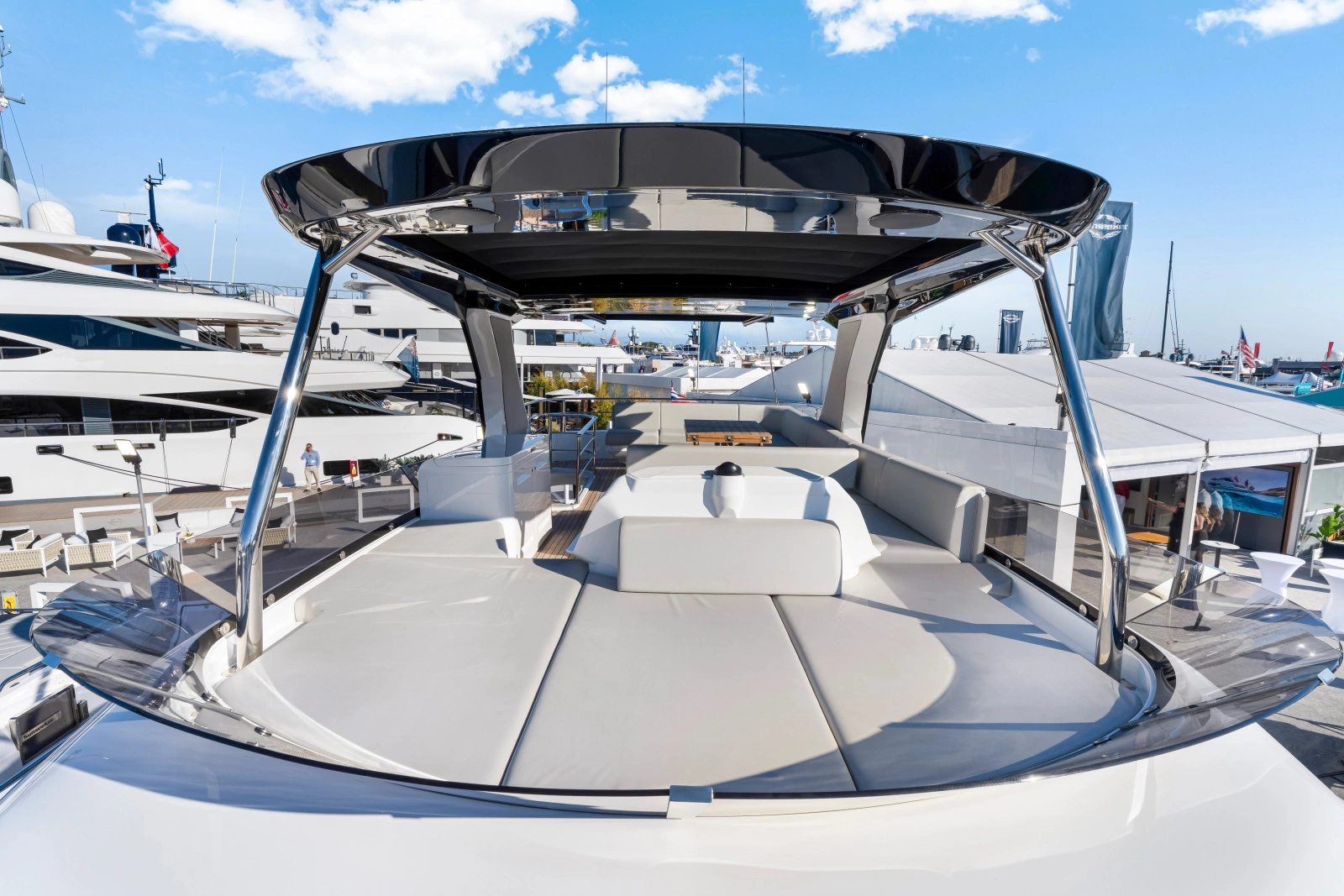 MANHATTAN 68 68ft Sunseeker Yacht For Sale