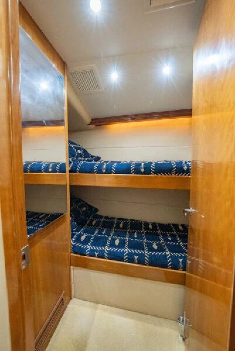 2001 Hatteras Convertible 50