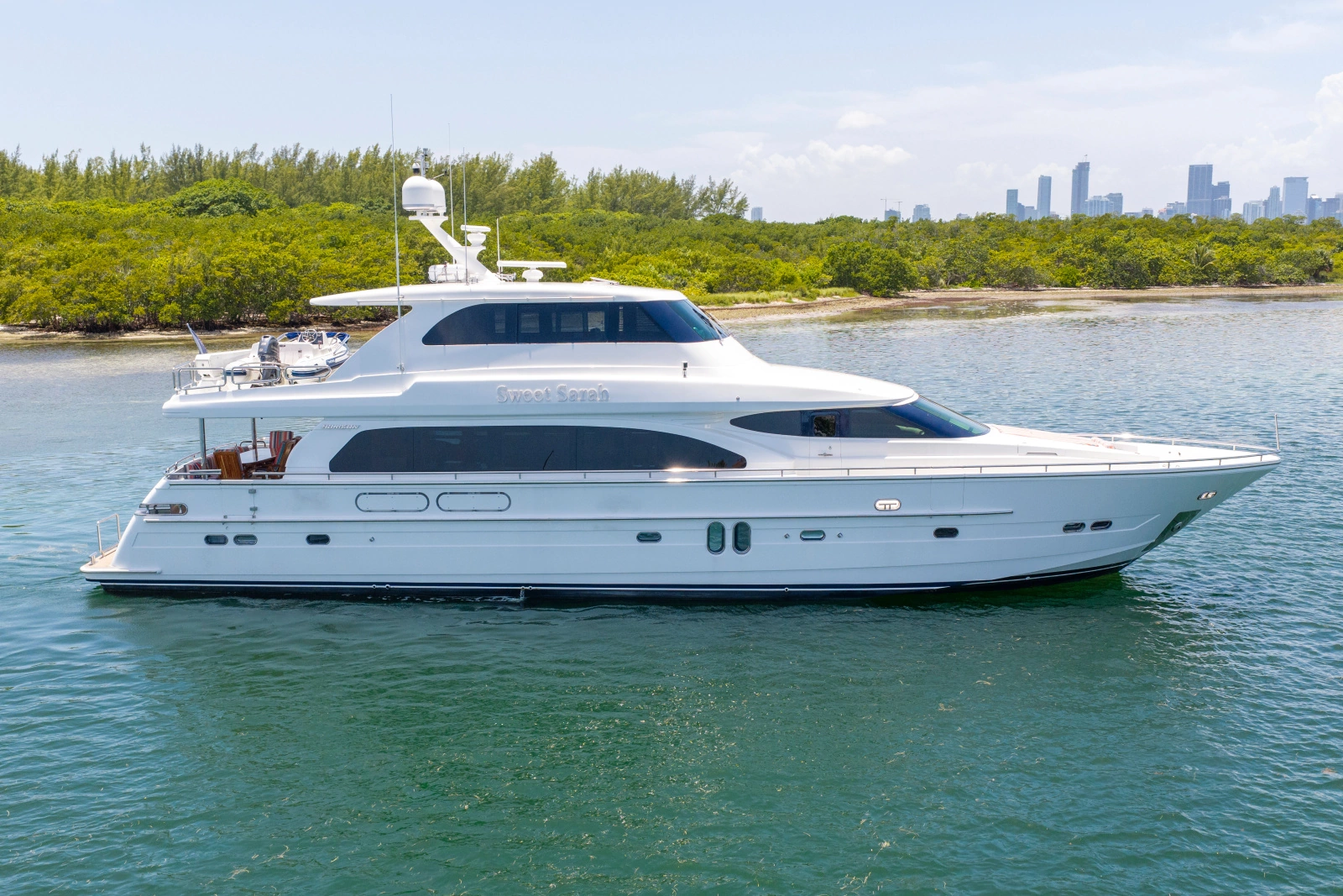 2006 Horizon 82 Skylounge