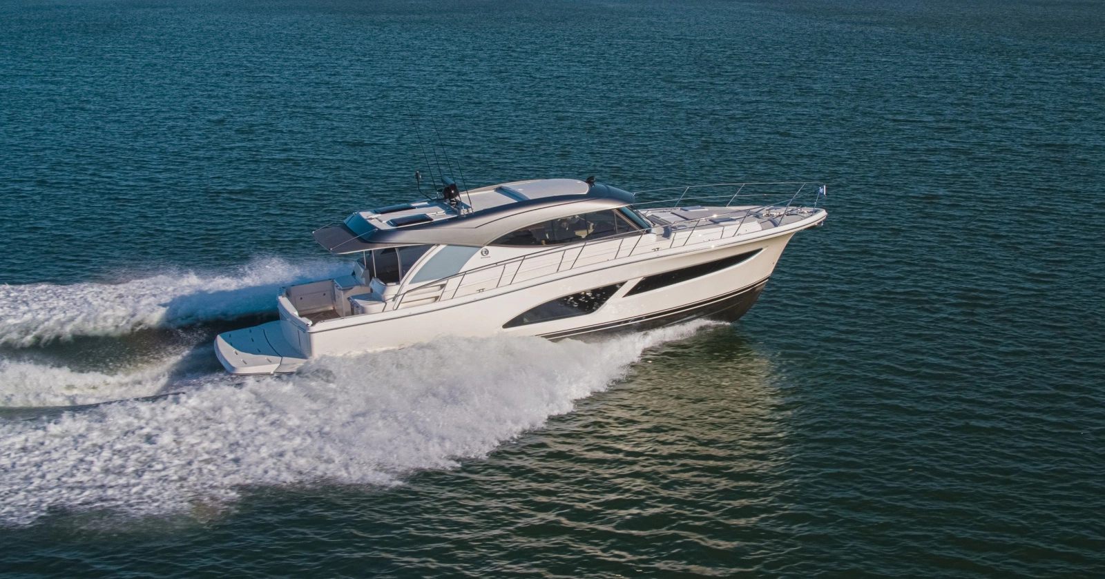 465 SUV 46ft Riviera Yacht For Sale