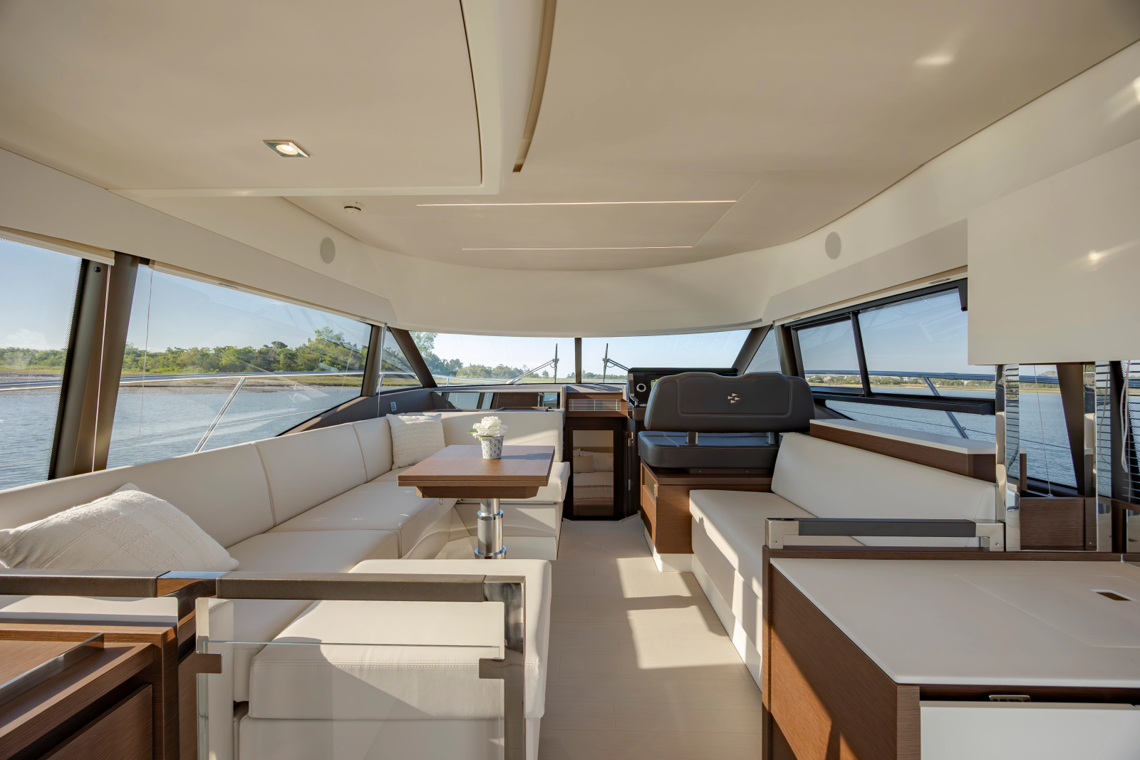 2024 Prestige 460