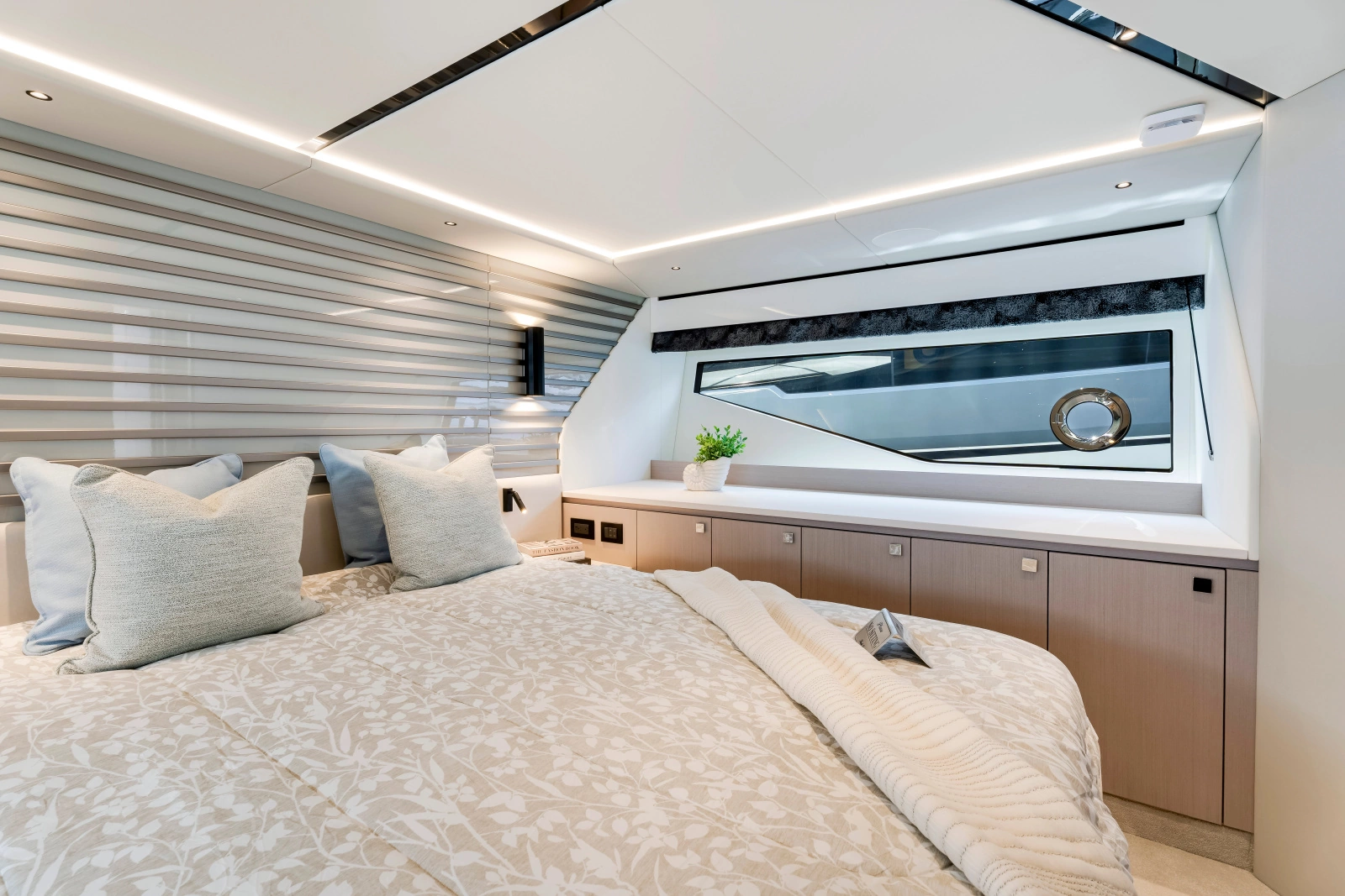 PREDATOR 55 55ft Sunseeker Yacht For Sale