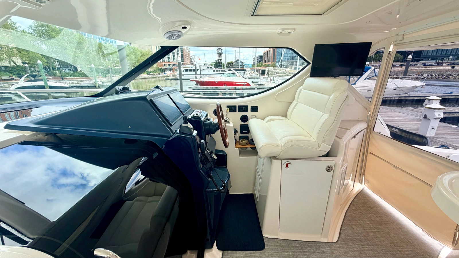 2009 Tiara Yachts 4300 Sovran