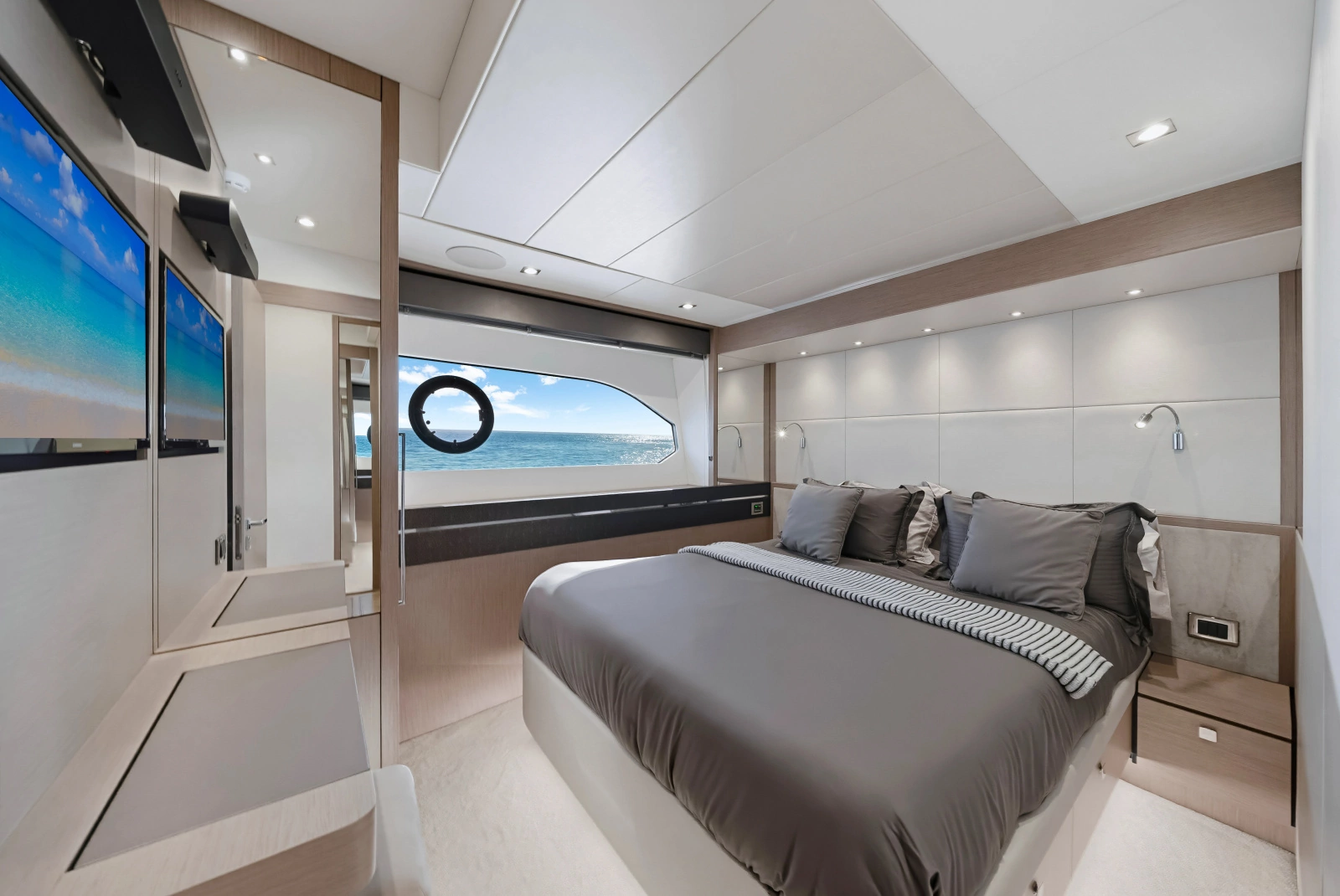 2020 Sunseeker 76 Yacht