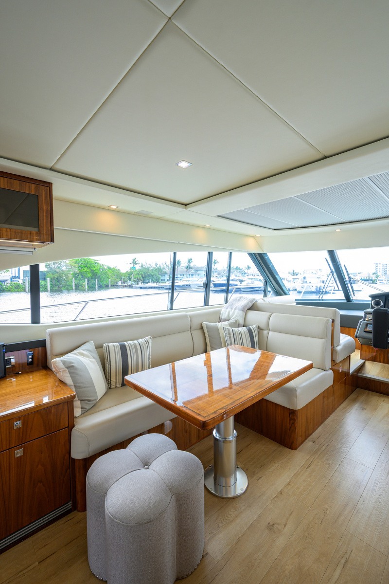 2019 Riviera 5400 Sport Yacht