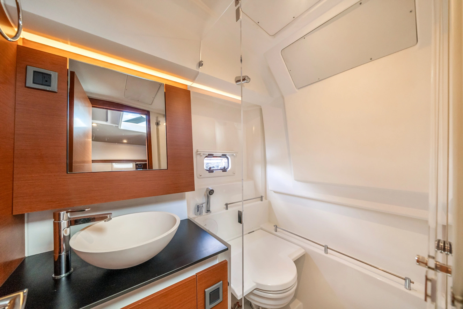 2016 Jeanneau Leader 36