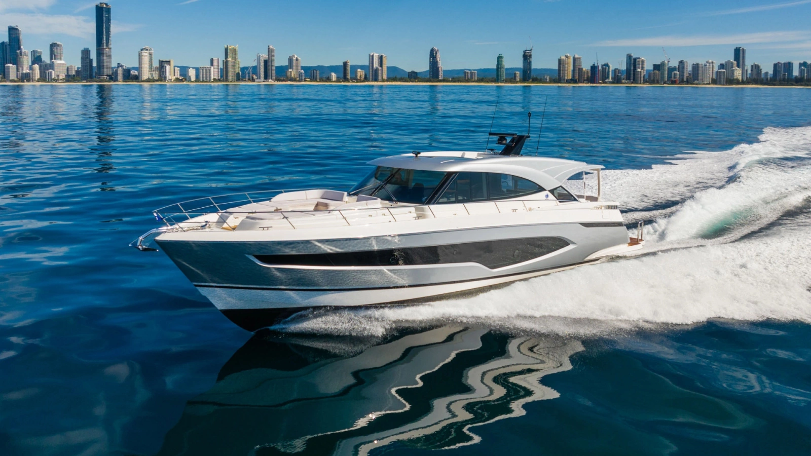 6800 SPORT YACHT 68ft Riviera Yacht For Sale