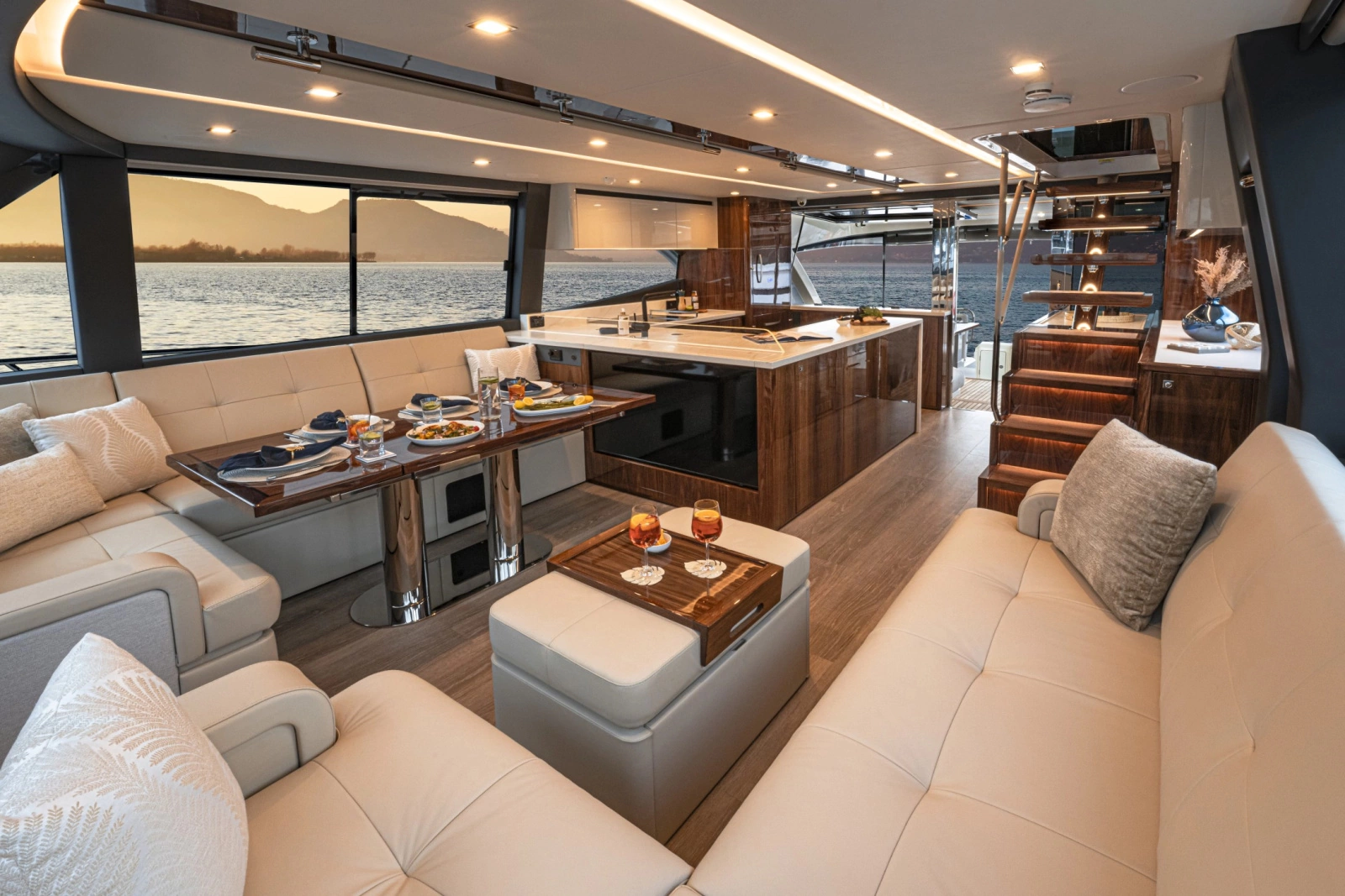 64 Sports Motor Yacht 64ft Riviera Yacht For Sale