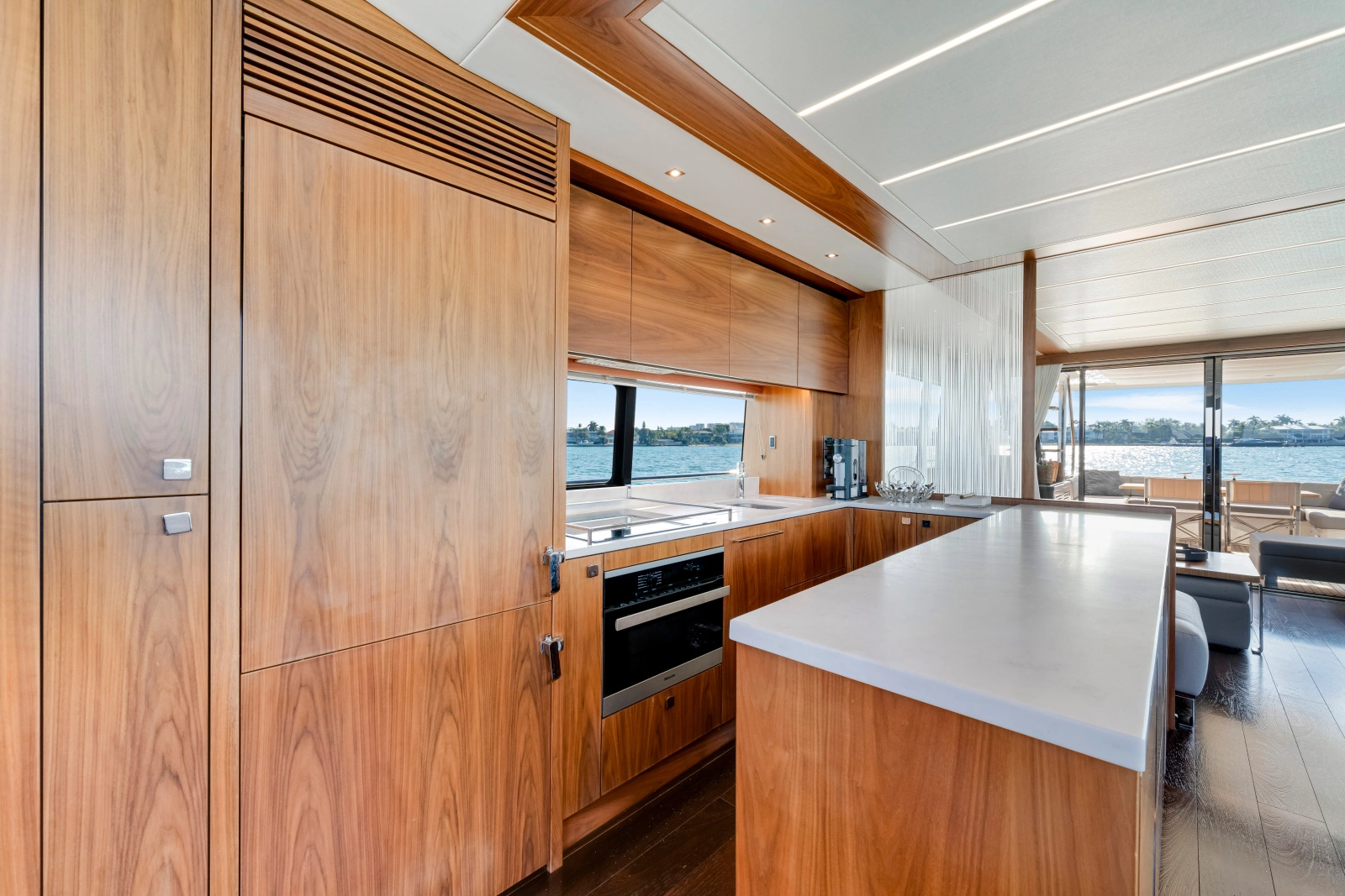 2020 Sunseeker 76 Yacht