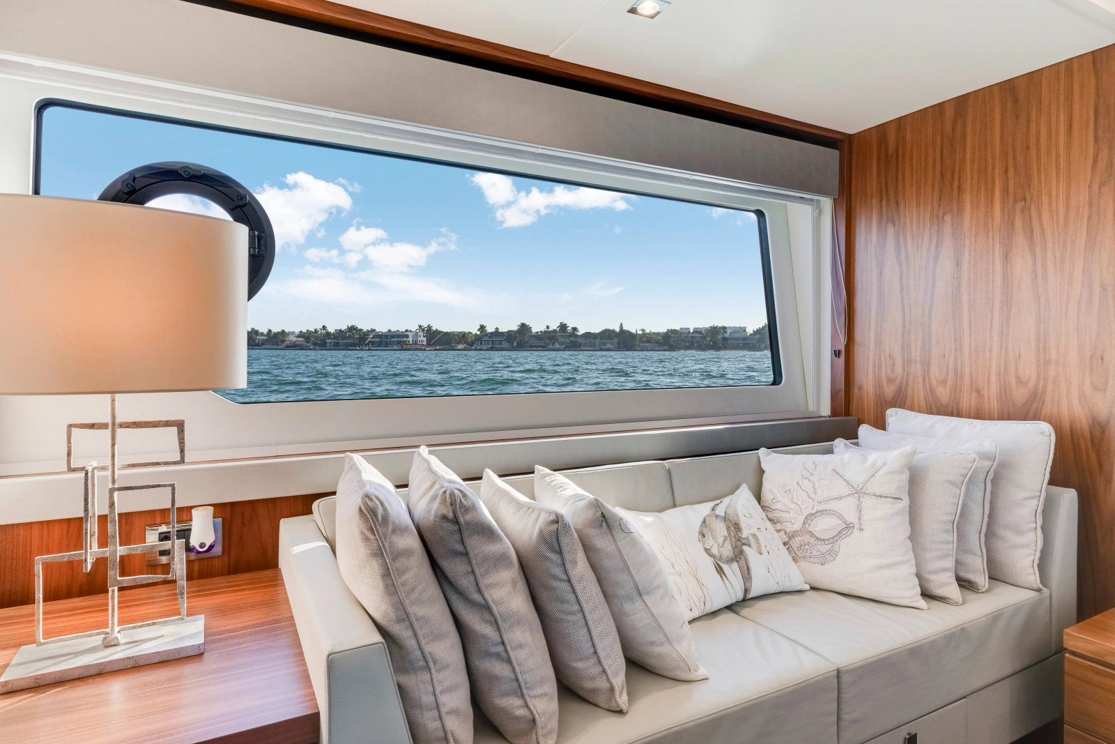 2020 Sunseeker 76 Yacht