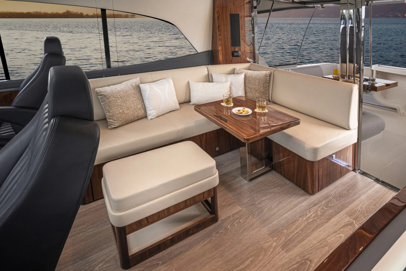 64 Sports Motor Yacht 64ft Riviera Yacht For Sale