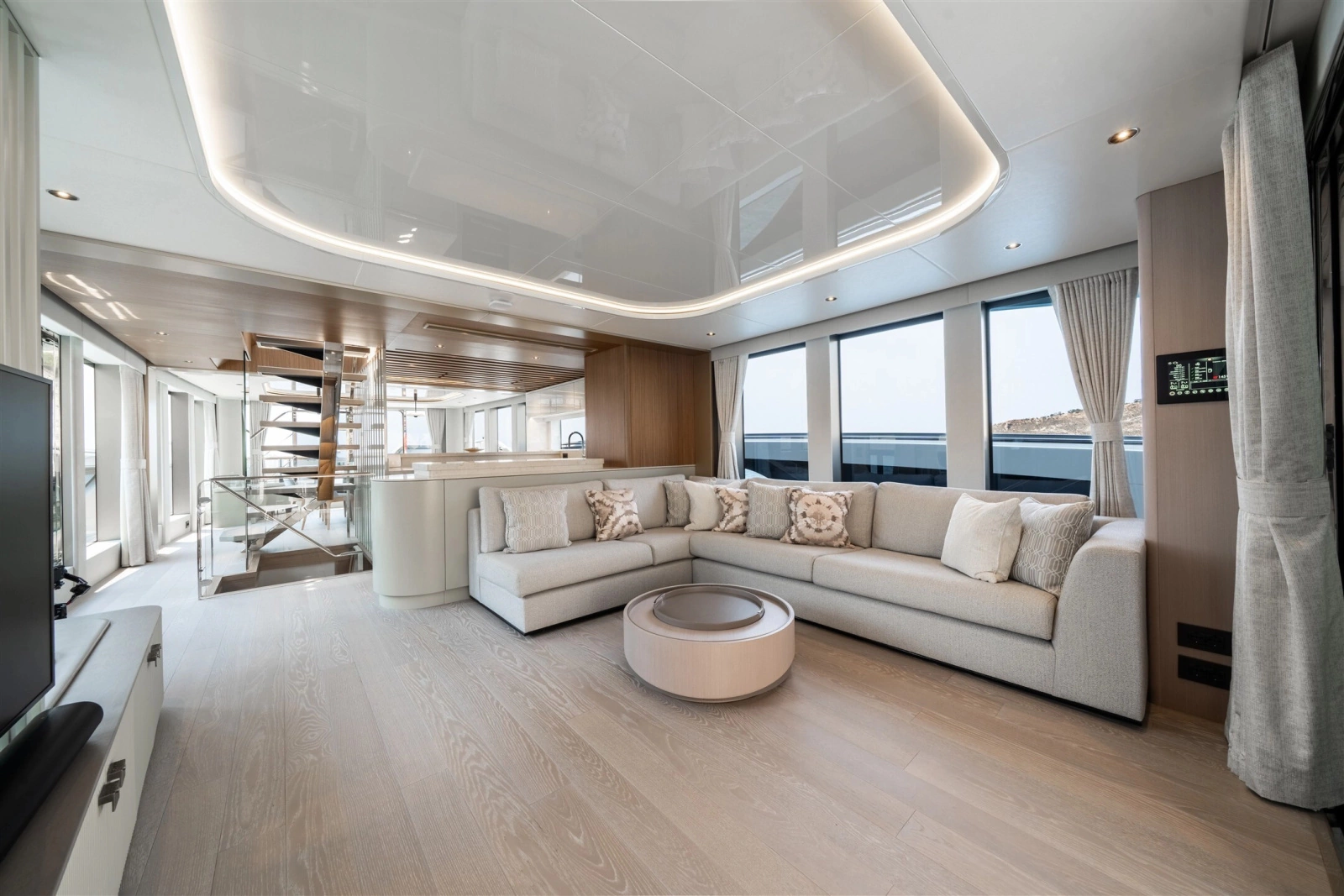 82 OCEAN ENCLOSED 82ft Sunseeker Yacht For Sale