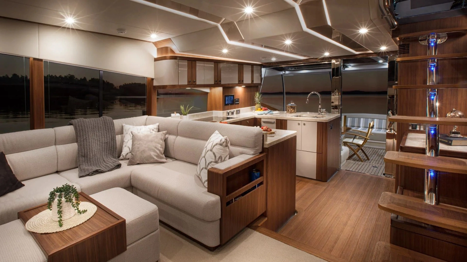 66 DAYBRIDGE 66ft Belize Yacht For Sale