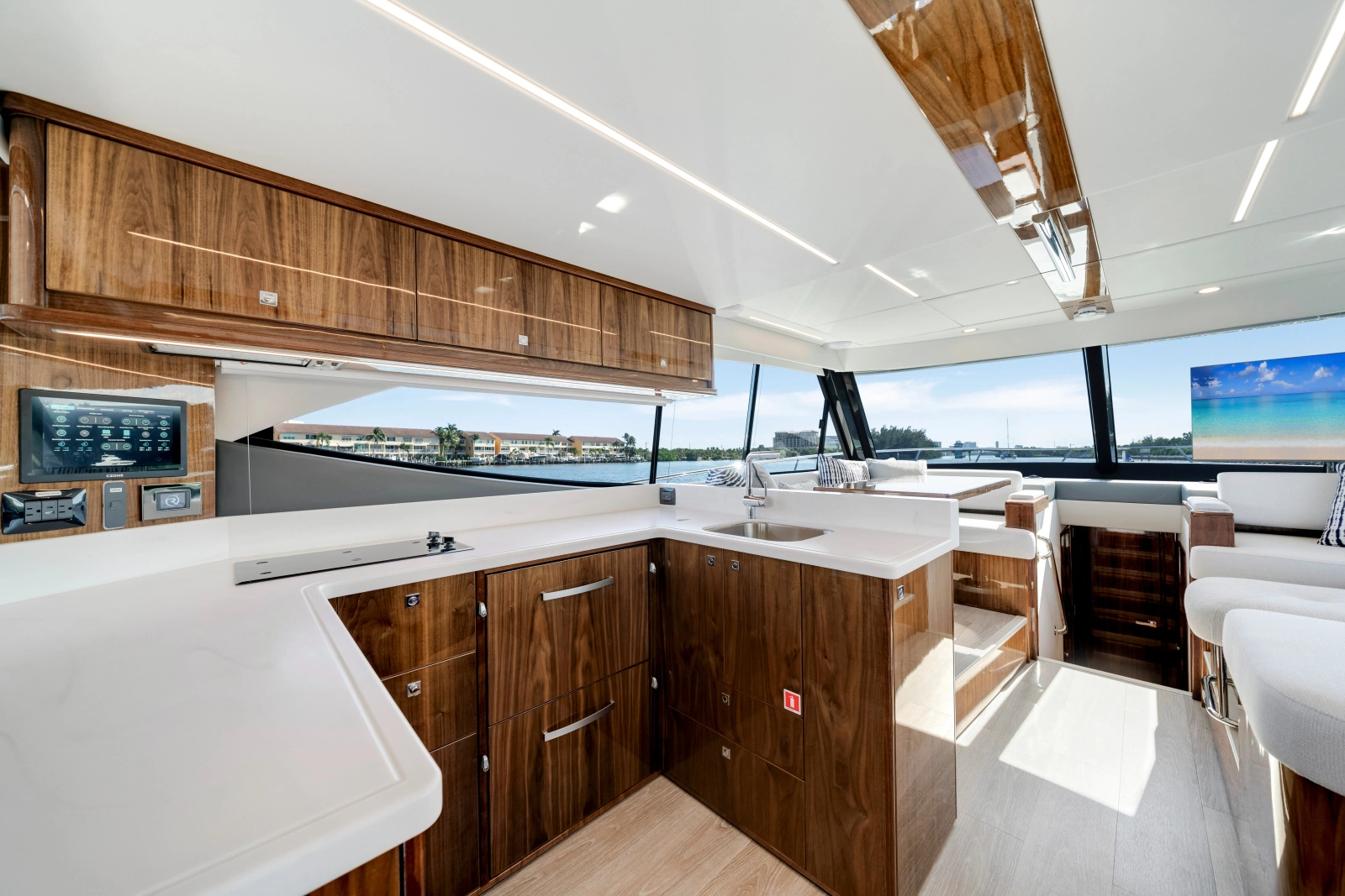 50 SPORTS MOTOR YACHT 50ft Riviera Yacht For Sale