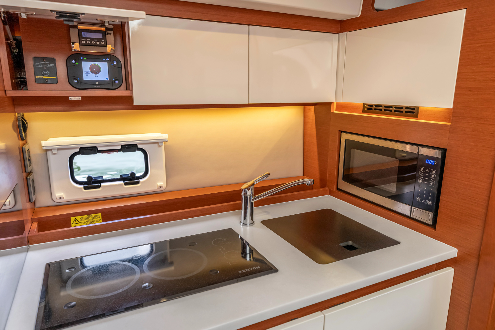 2016 Jeanneau Leader 36