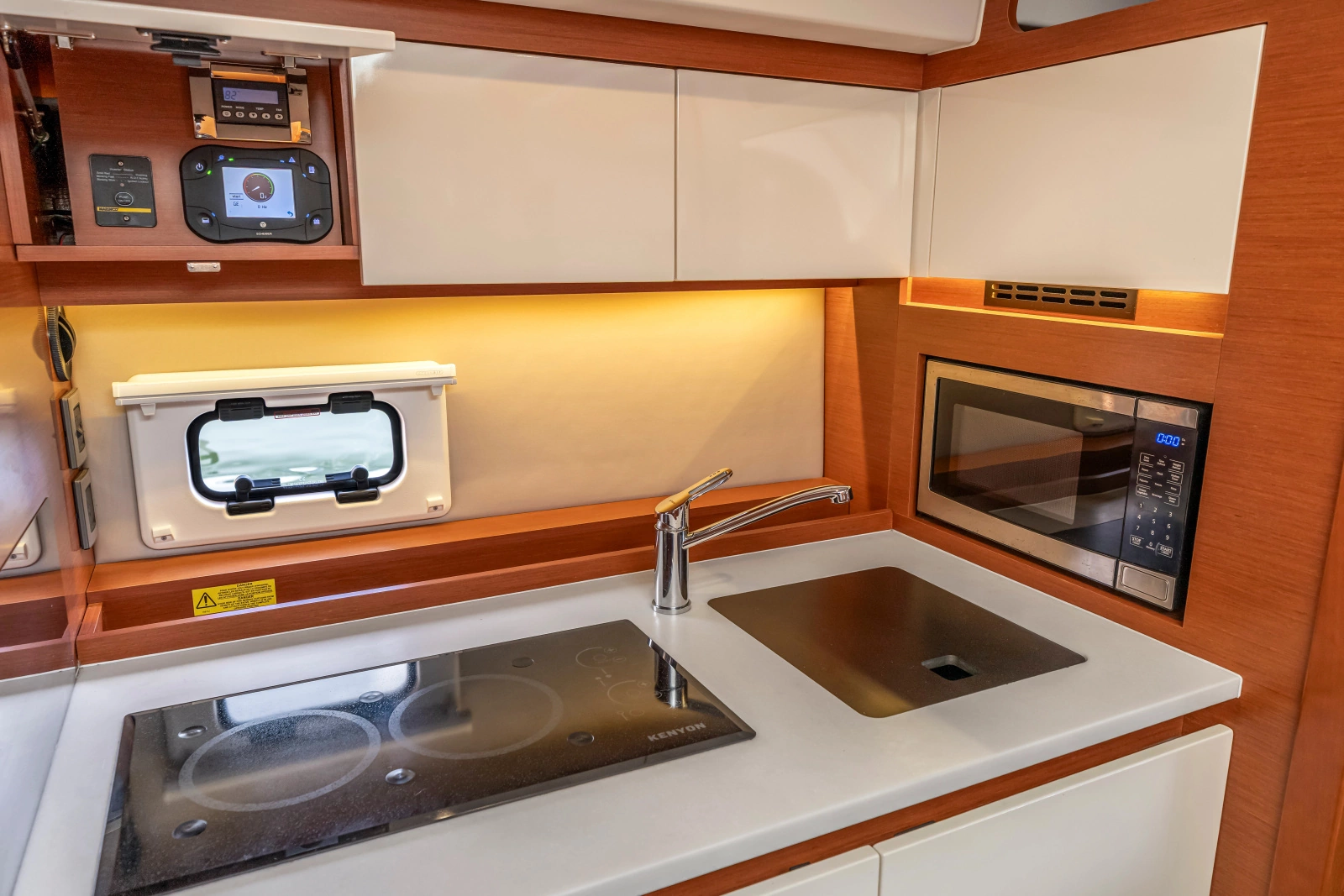 2016 Jeanneau Leader 36
