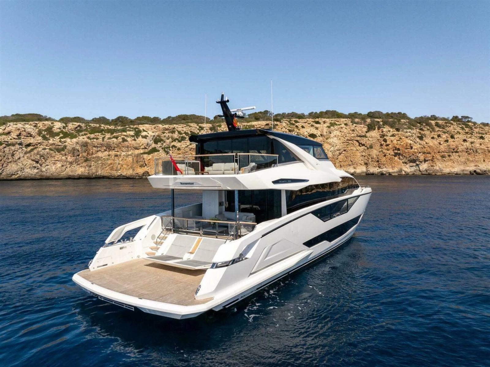 90 OCEAN ENCLOSED 90ft Sunseeker Yacht For Sale