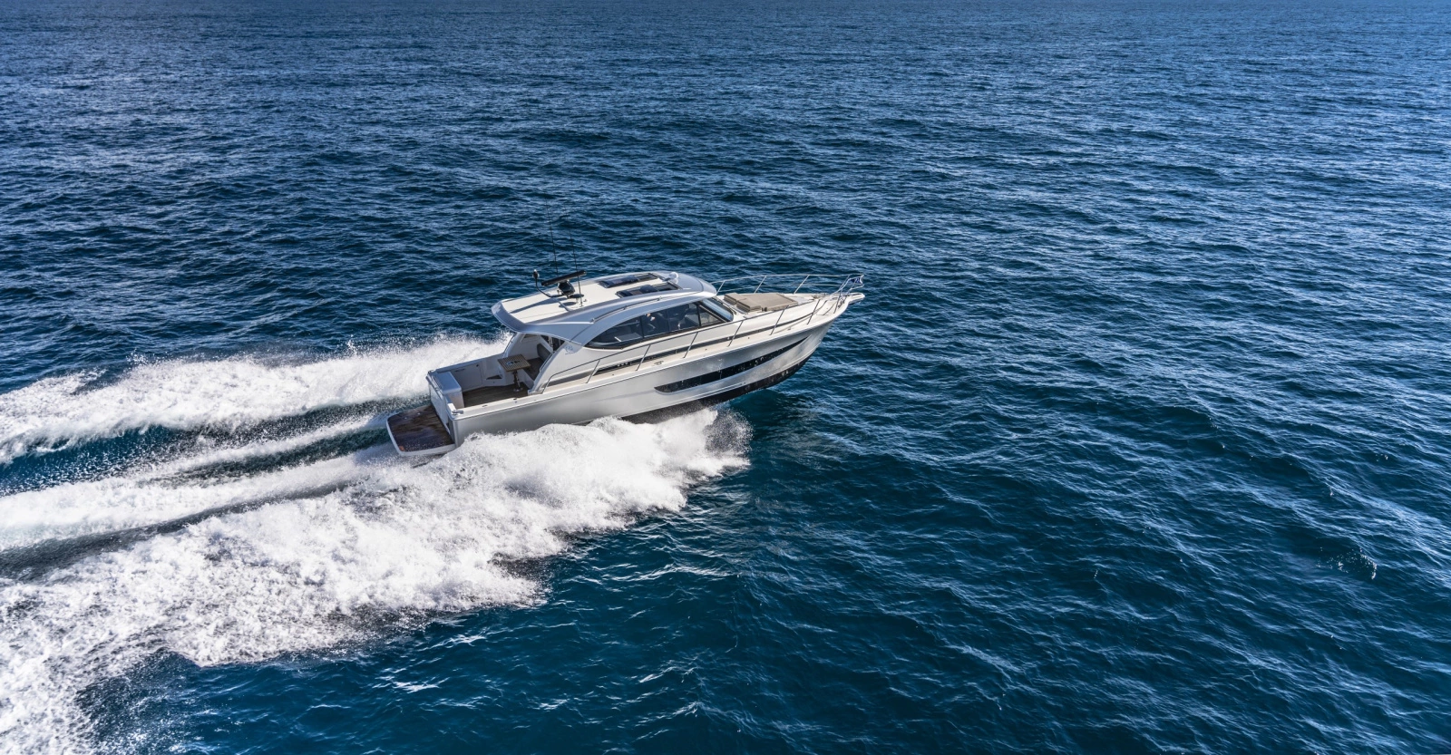395 SUV 40ft Riviera Yacht For Sale