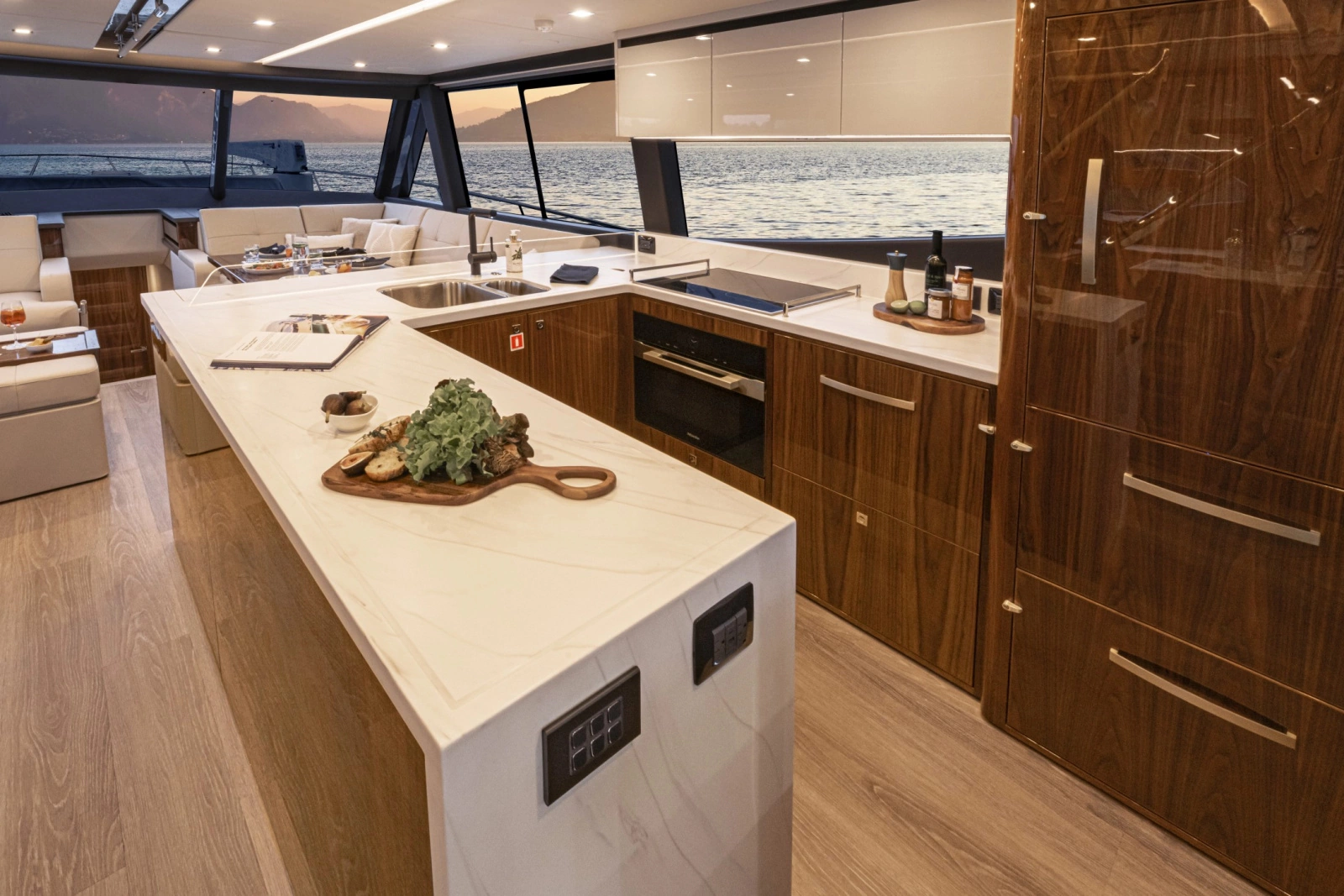 64 Sports Motor Yacht 64ft Riviera Yacht For Sale