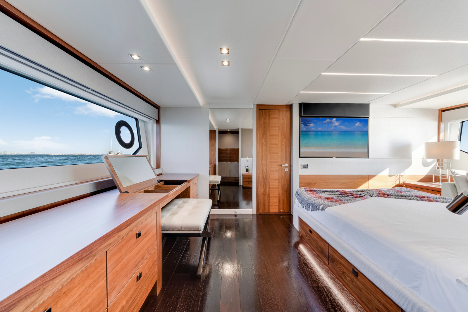 2020 Sunseeker 76 Yacht