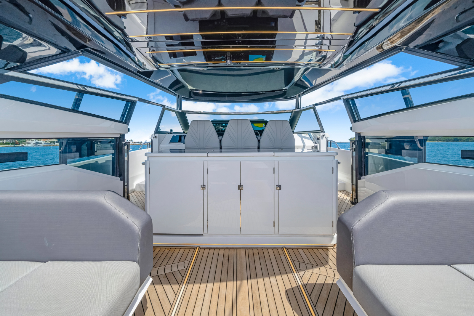 2024 Sunseeker Superhawk 55