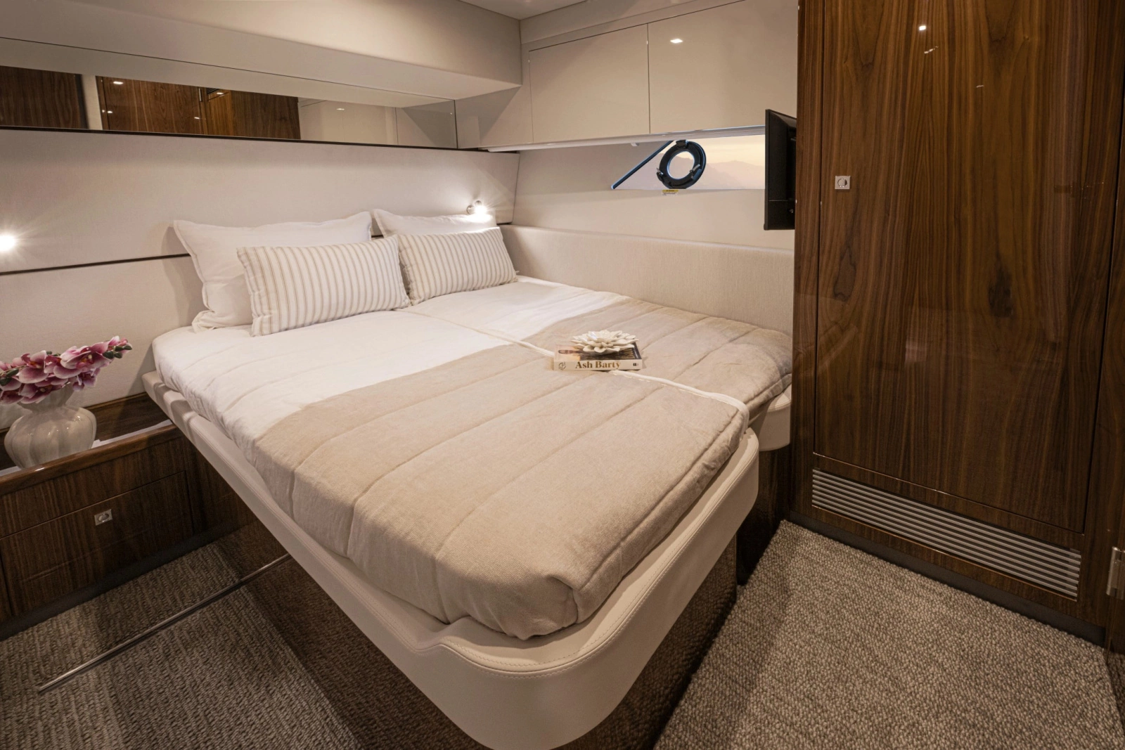 64 Sports Motor Yacht 64ft Riviera Yacht For Sale
