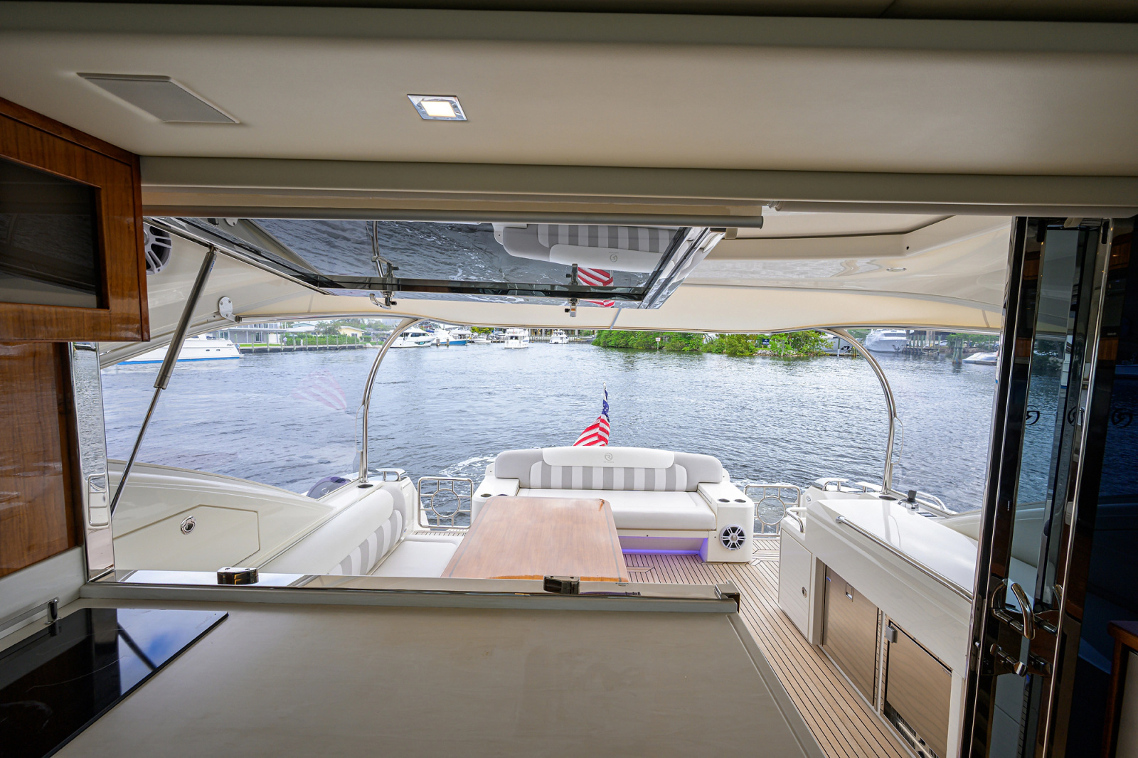 2019 Riviera 5400 Sport Yacht