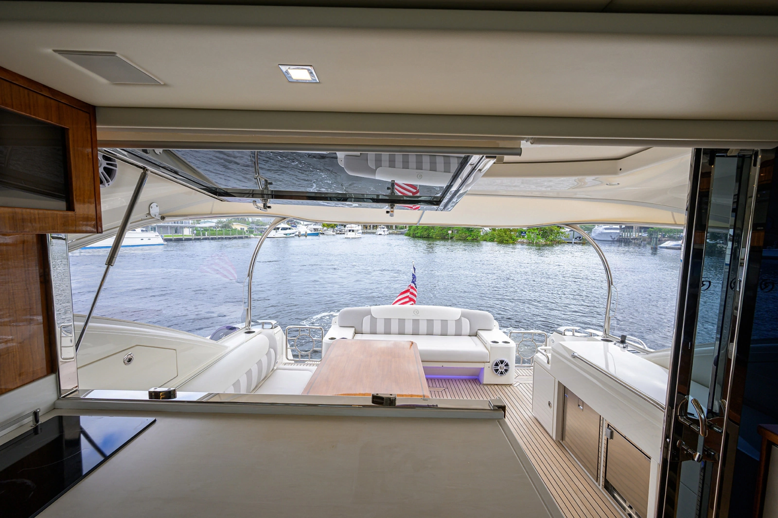 2019 Riviera 5400 Sport Yacht