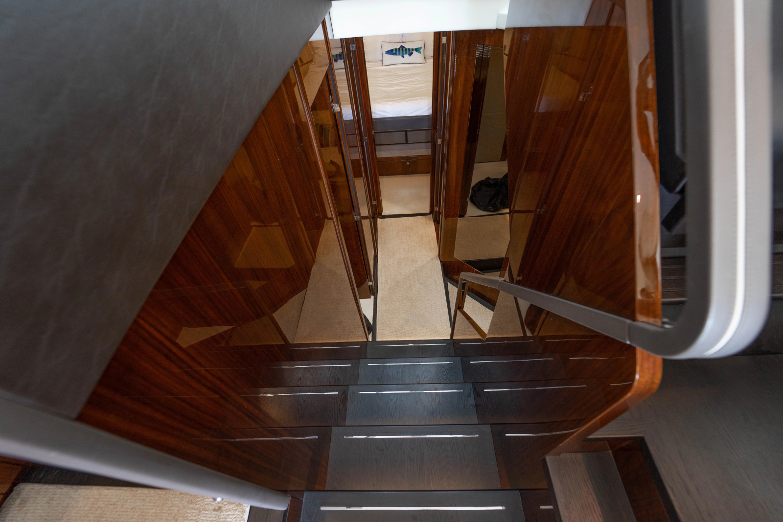 2019 Fairline Squadron 53