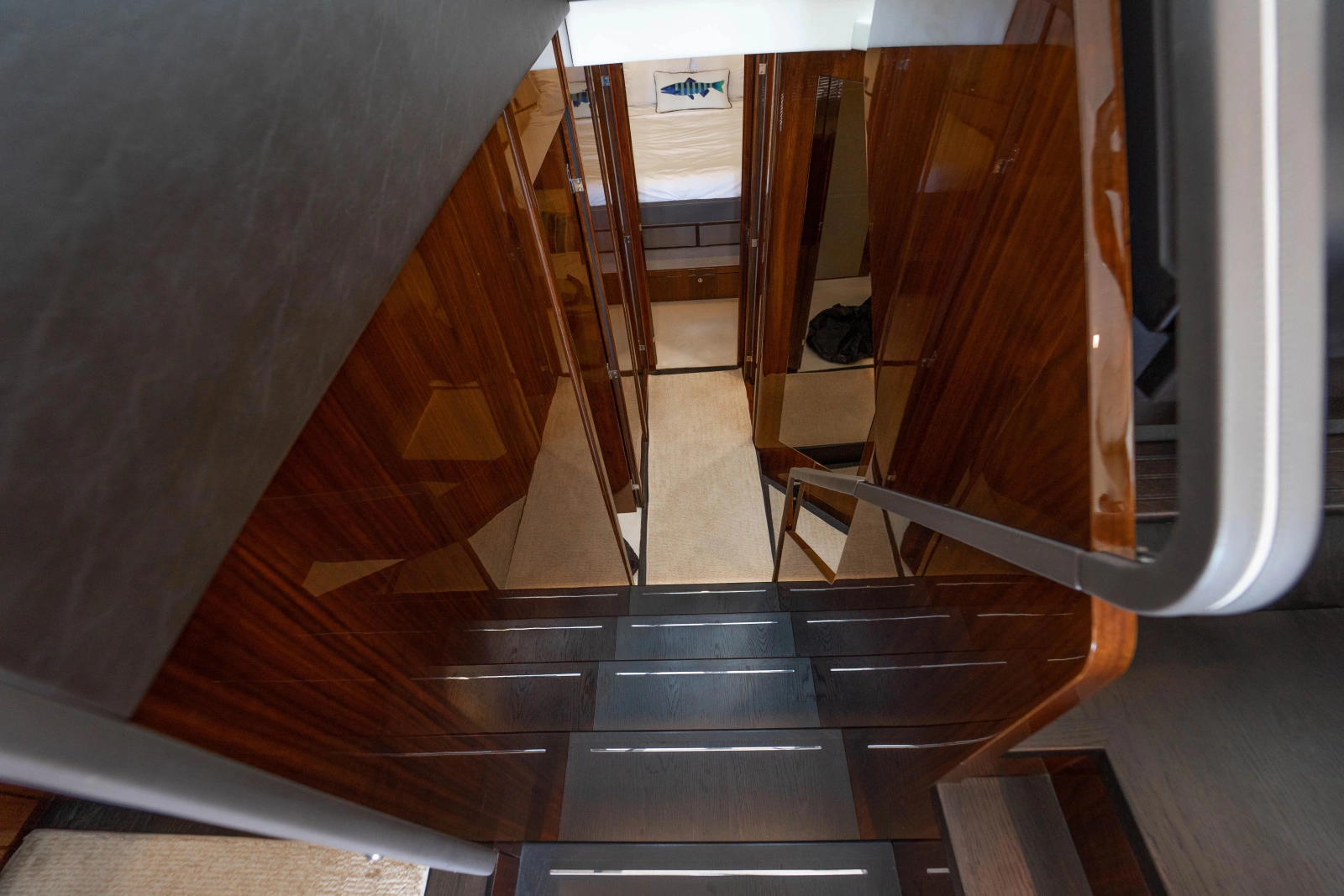 2019 Fairline Squadron 53