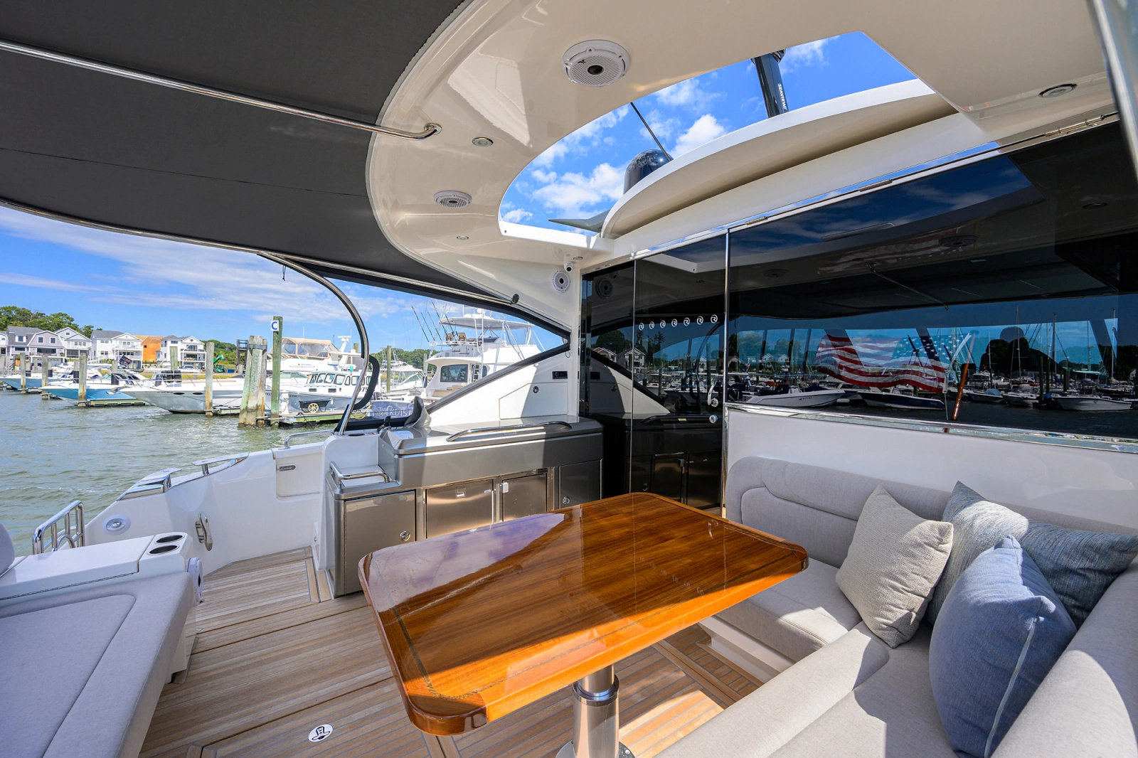 2023 Riviera 5400 Sport Yacht