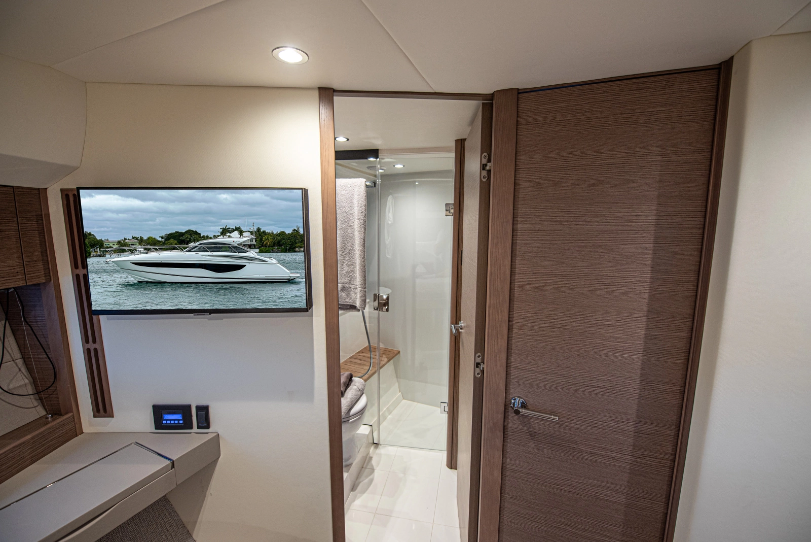 2025 Princess V40