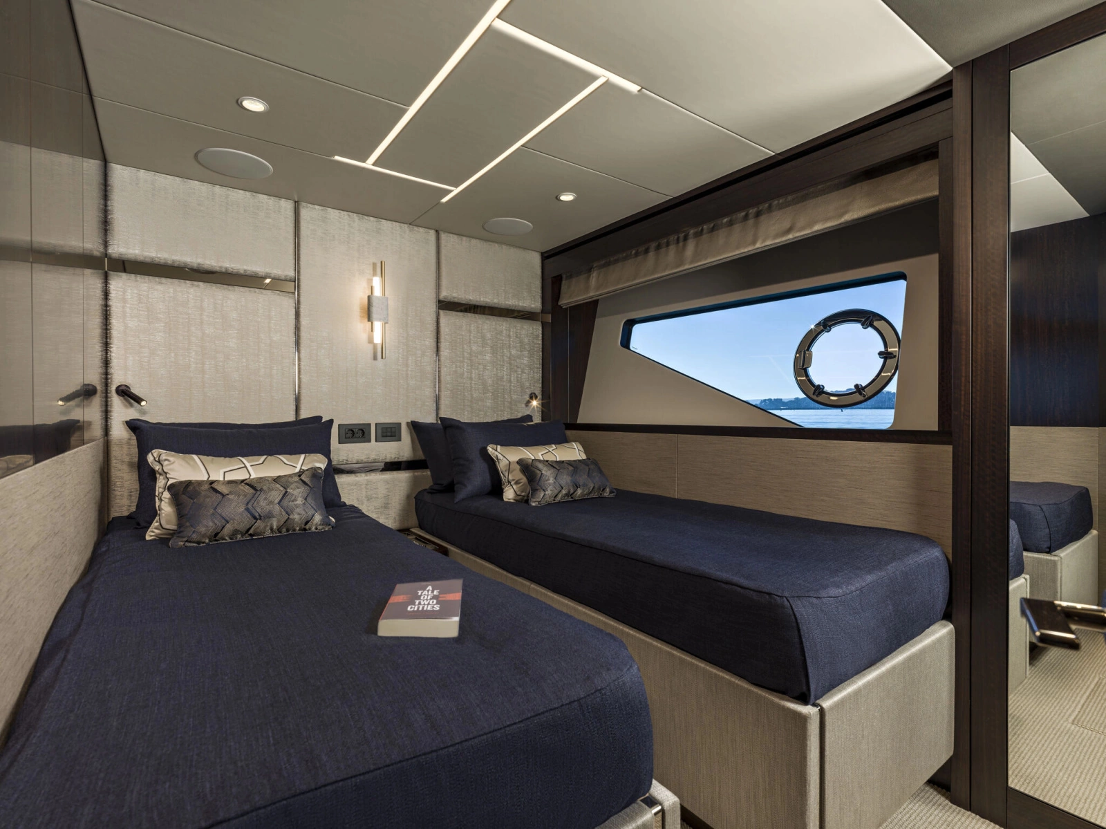 88 YACHT 88ft Sunseeker Yacht For Sale