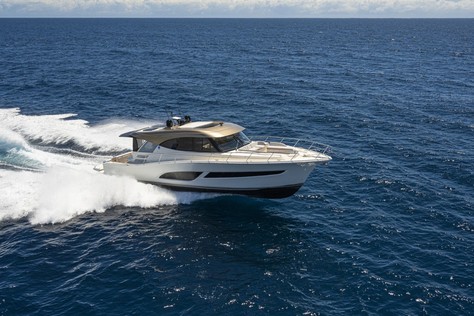585 SUV 58ft Riviera Yacht For Sale
